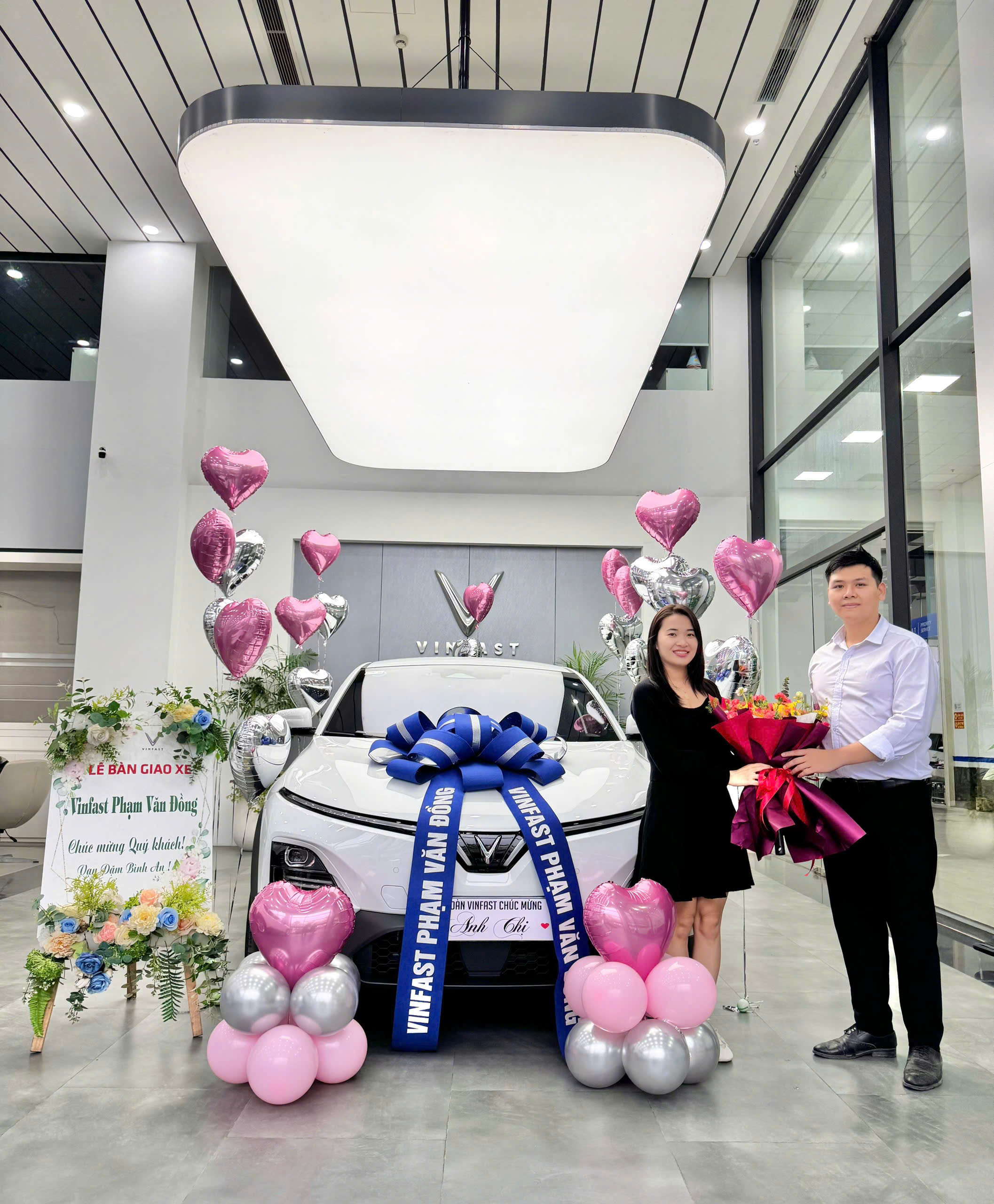 Khách hàng nhận xe VinFast VF 6